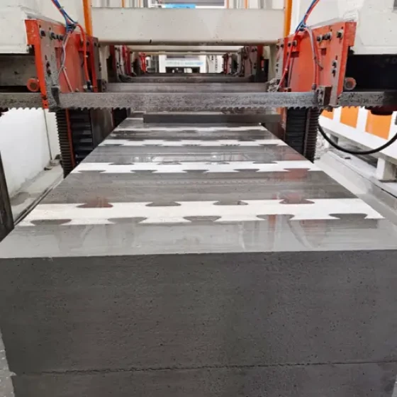 Peralatan Produksi Blok Isolasi Mandiri Sandwich Komposit